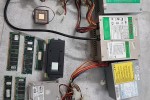 3x zasilacze , 7x pamięć ram, dysk twardy