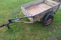 Przyczepka samochodowa na resorze masywna