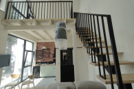 Konstrukcje schodów, stelaże metalowe. schody