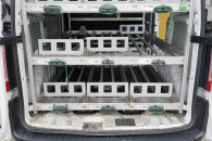 Zabudowa do samochodów dostaw, regały firm BOTT