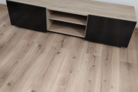 Szafka stojąca pod telewizor