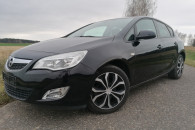 Opel Astra J_2011_1.4 benzyna_klima_ładna