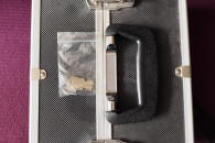 Kuferek aluminiowy rozkladany kosmetyczny