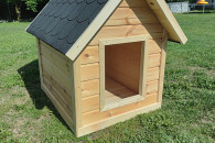 Buda ocieplana dla dużego psa