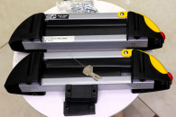 Uchwyt na narty do zamocowania na relingi