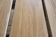 Parapety dębowe na wymiar – solidne, naturalne