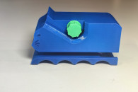 Przecinarka do taśm kartonowych do drapaka dla