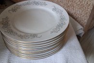 Sprzedam 10 zdobionych talerzy +półmisek