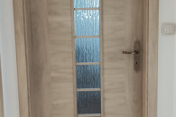 Drzwi wewnętrzne do pokoi i łazienek.