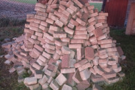 KOSTKA BRUKOWA Z DEMONTAŻU Z KRAWĘŻNIKAMI