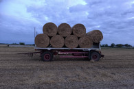 Przyczepa do balotów srzyniopalet,wywrotki Zare