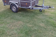 Przyczepka samochodowa Hapert z hamulcem