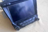 Radio z nawigacją i kamerą cofania