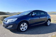 Opel Astra J 2011 - niski przebieg