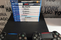 PlayStation 4 Pro 1TB 2 pady + Gry